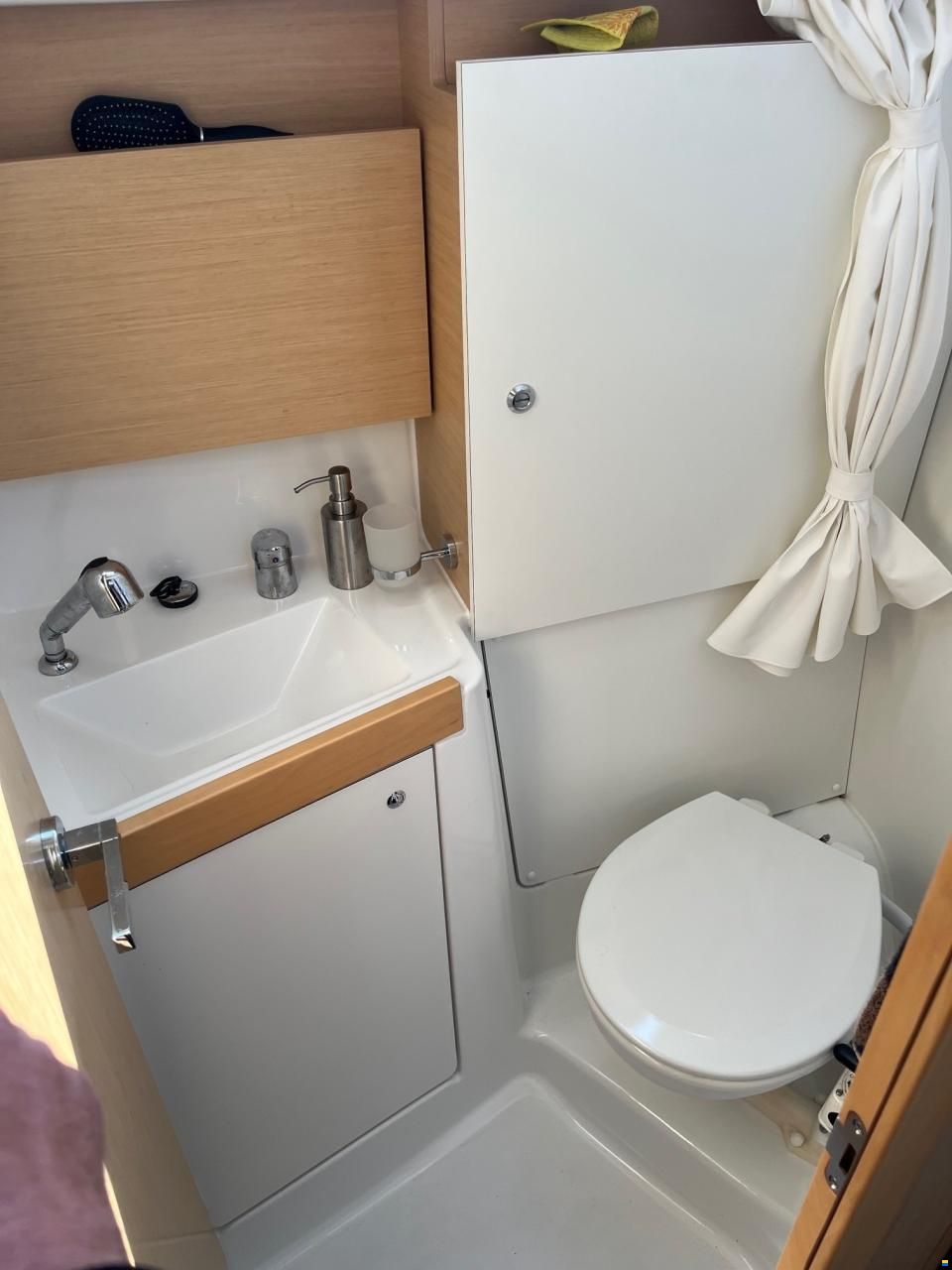 Beneteau Oceanies 38