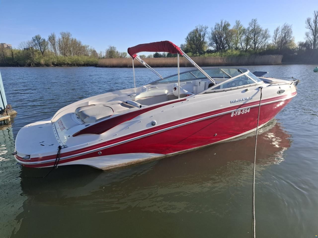 Rinker 246 Captiva Cuddy
