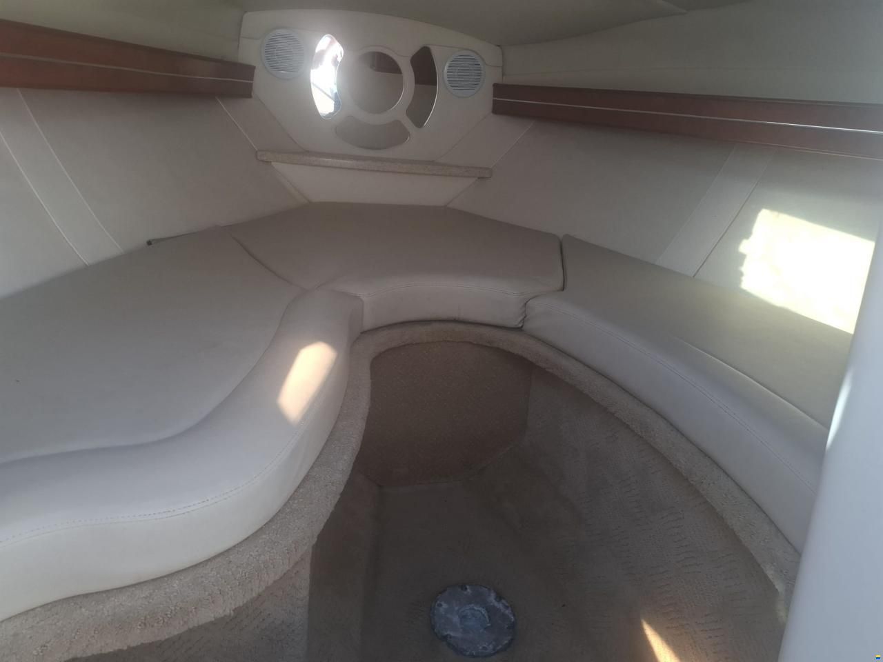 Rinker 246 Captiva Cuddy
