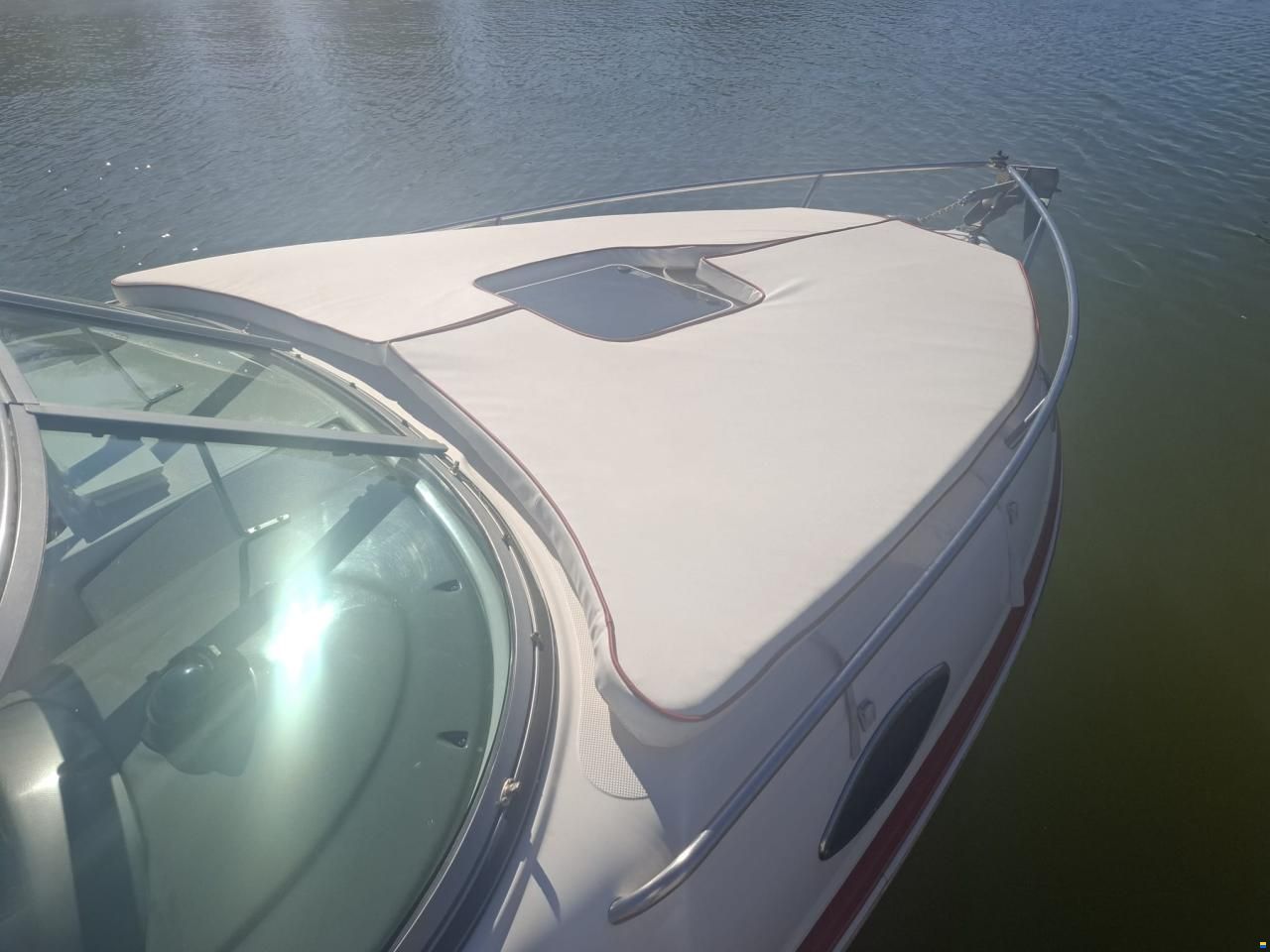 Rinker 246 Captiva Cuddy