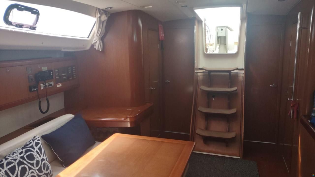 Beneteau Oceanis 43