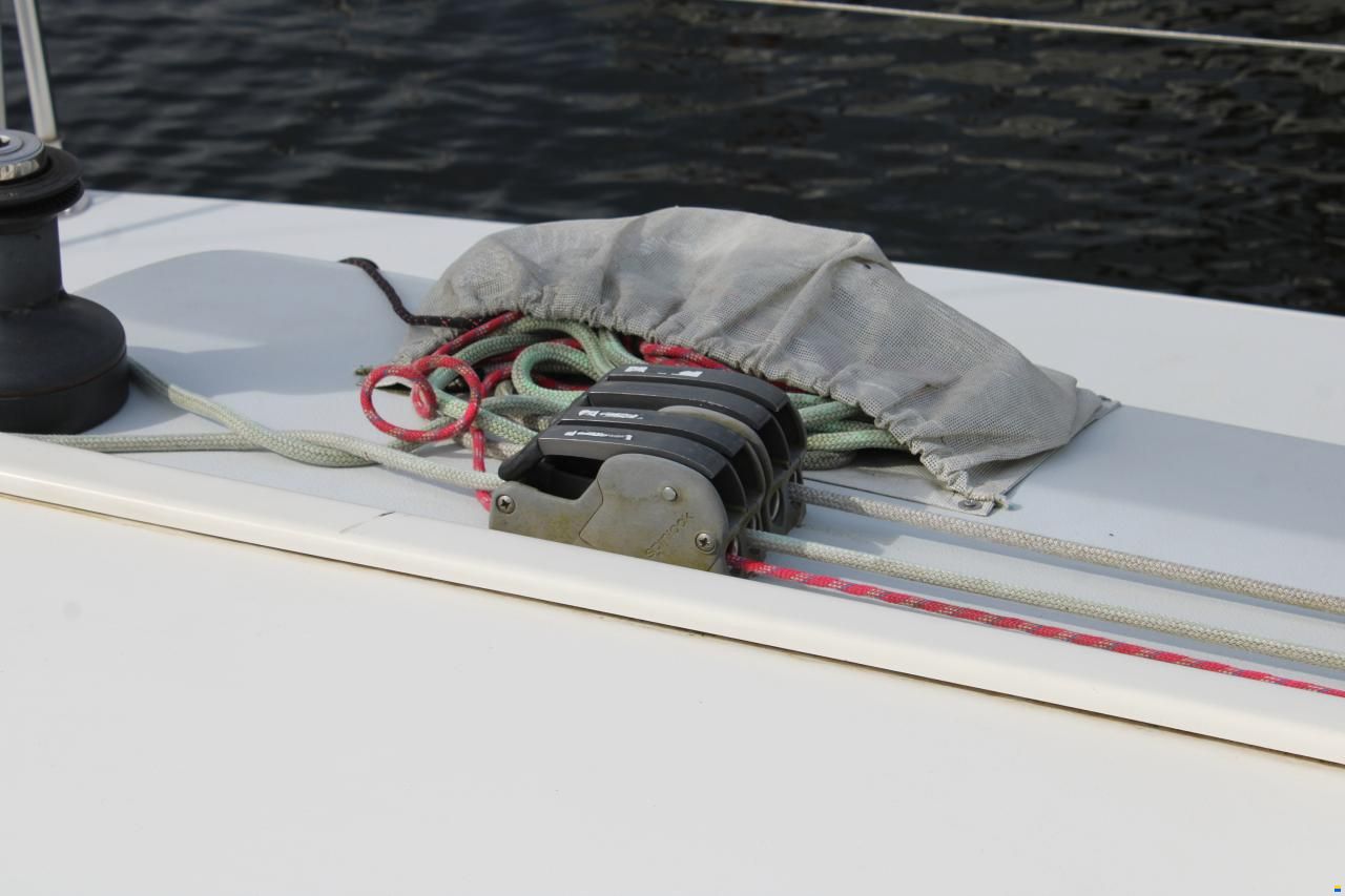 J Boats J109