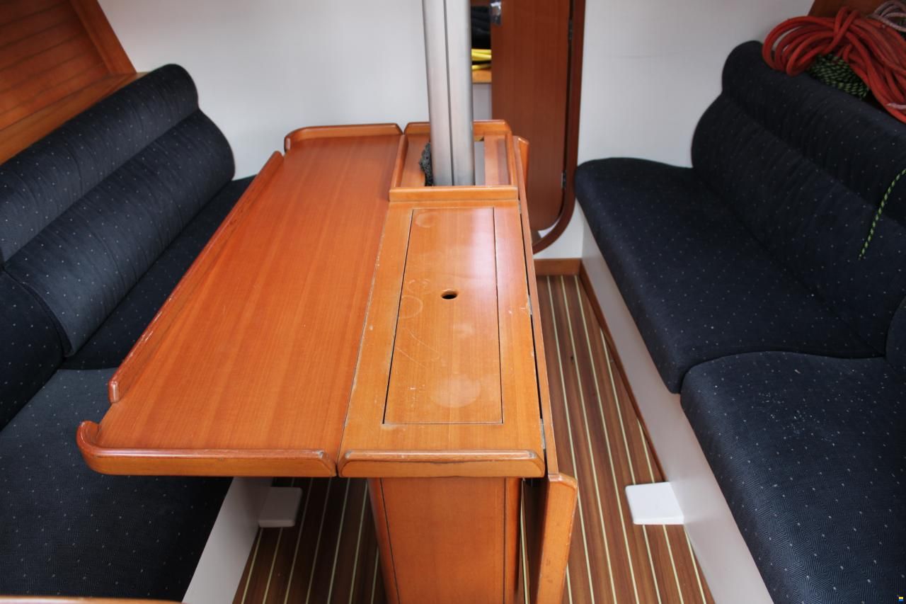 J Boats J109