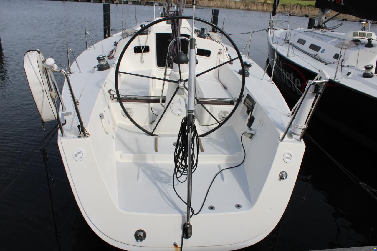J Boats J109