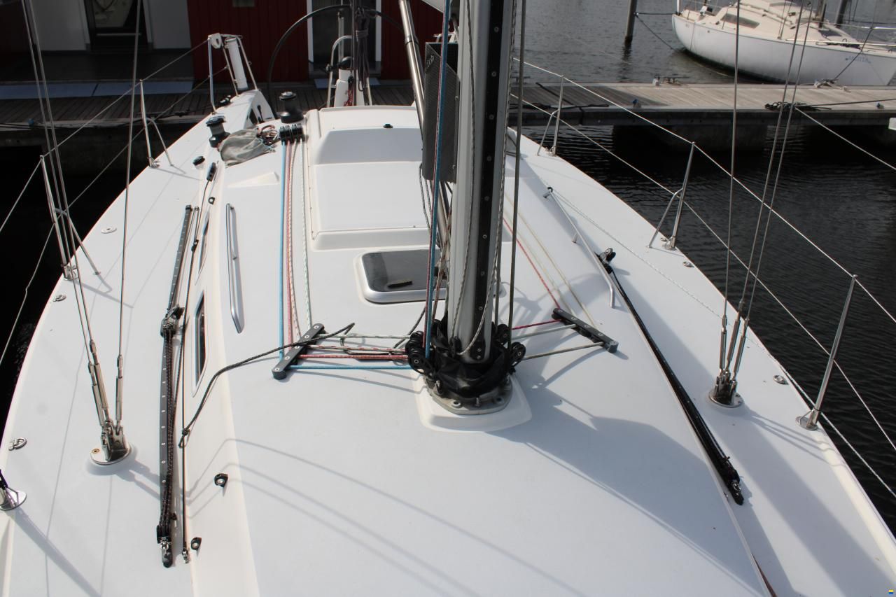 J Boats J109