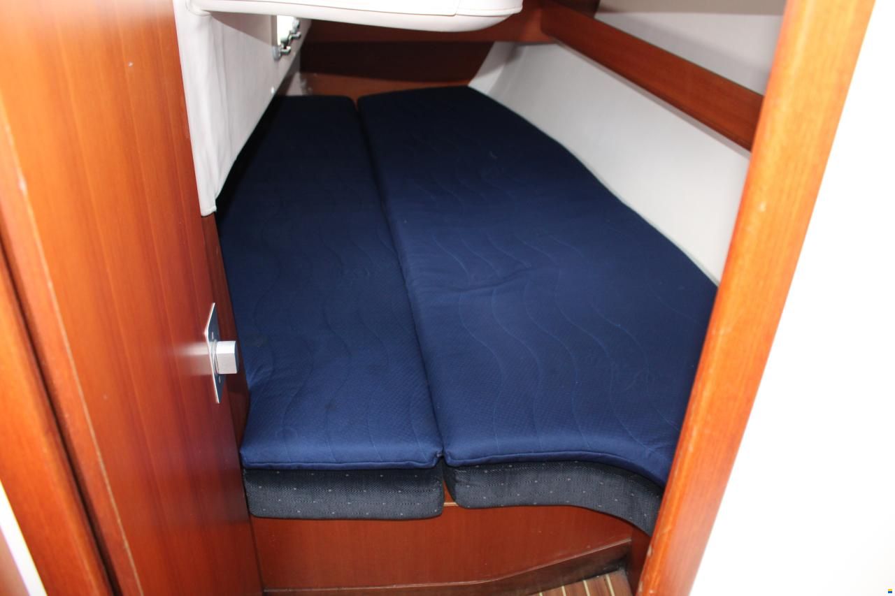 J Boats J109
