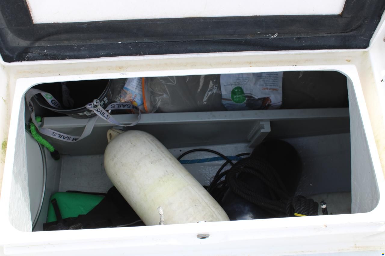 J Boats J109