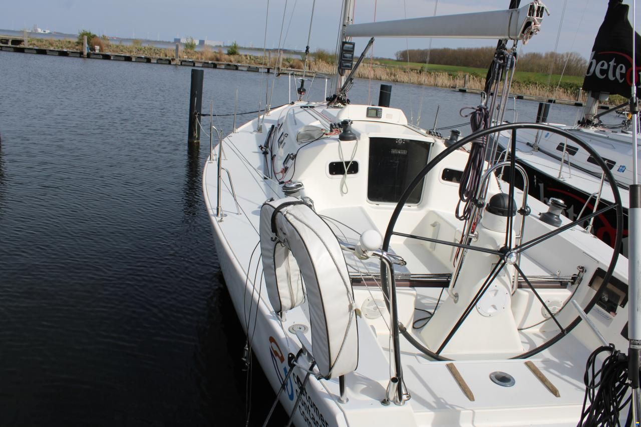 J Boats J109