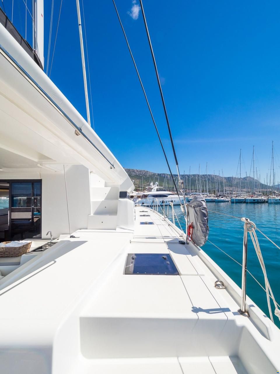 Lagoon 50