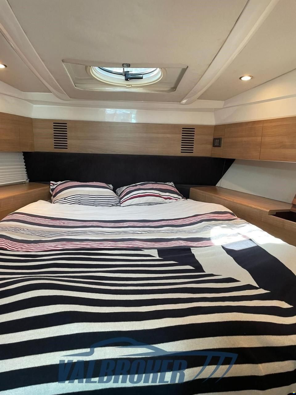 Sealine SC 38