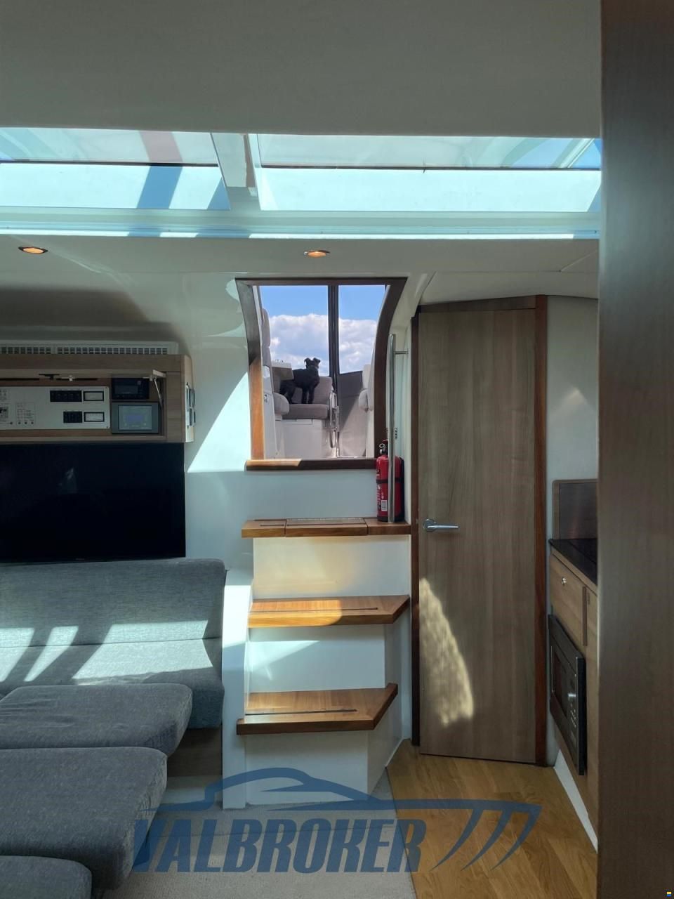 Sealine SC 38