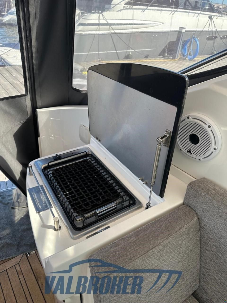 Sealine SC 38