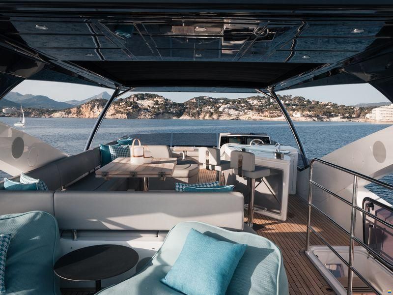 Sunseeker 76 Yacht
