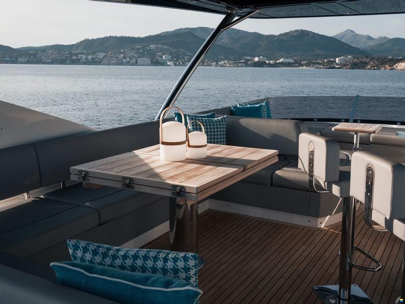 Sunseeker 76 Yacht