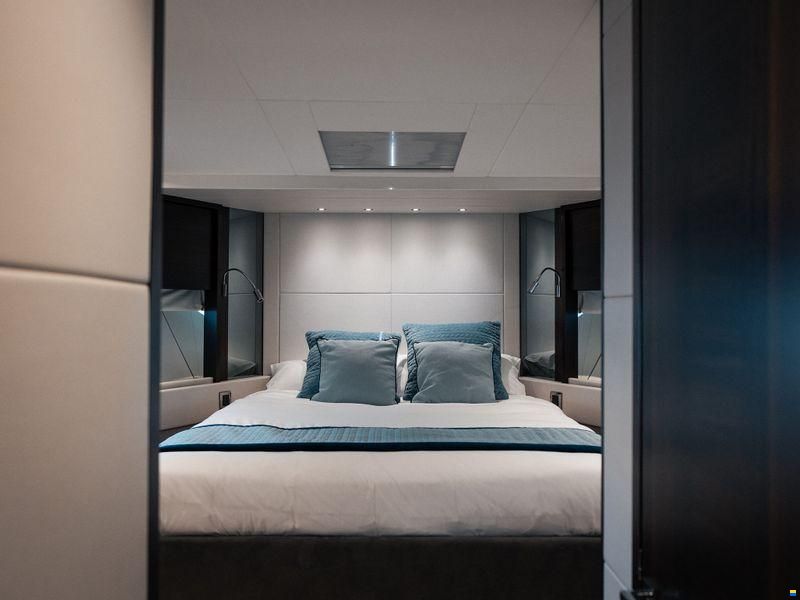 Sunseeker 76 Yacht