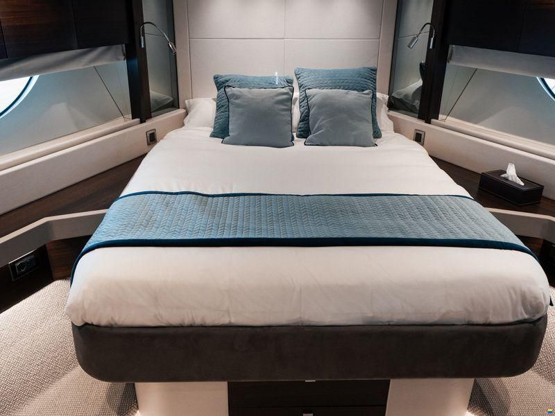 Sunseeker 76 Yacht