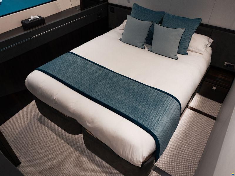 Sunseeker 76 Yacht