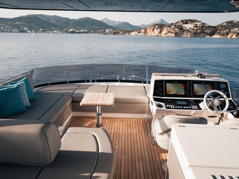 Sunseeker 76 Yacht