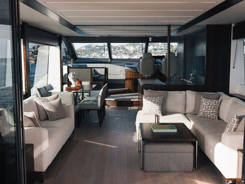 Sunseeker 76 Yacht