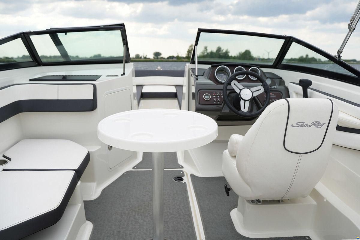 Sea Ray 19 SPX