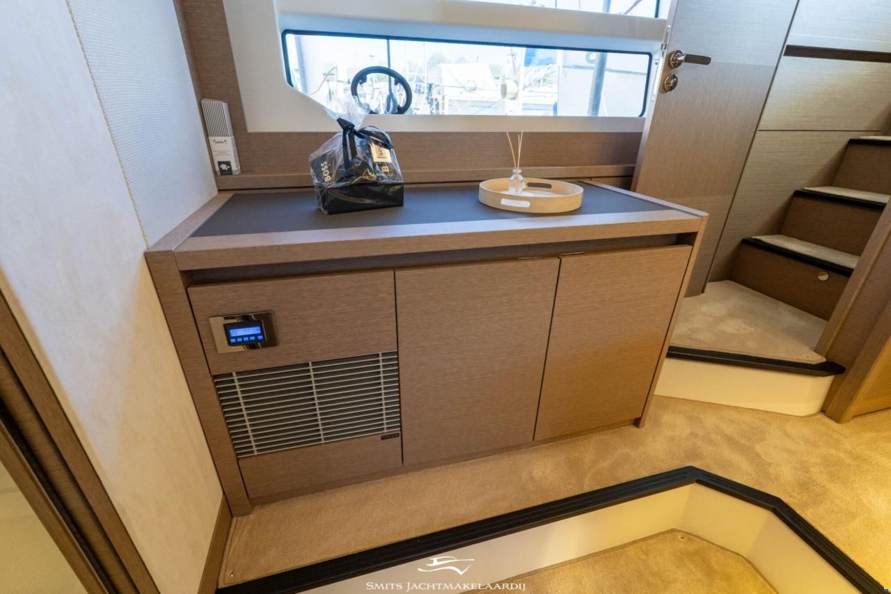 Prestige 590 Flybridge