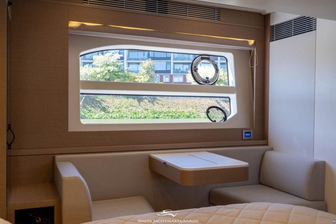 Prestige 590 Flybridge