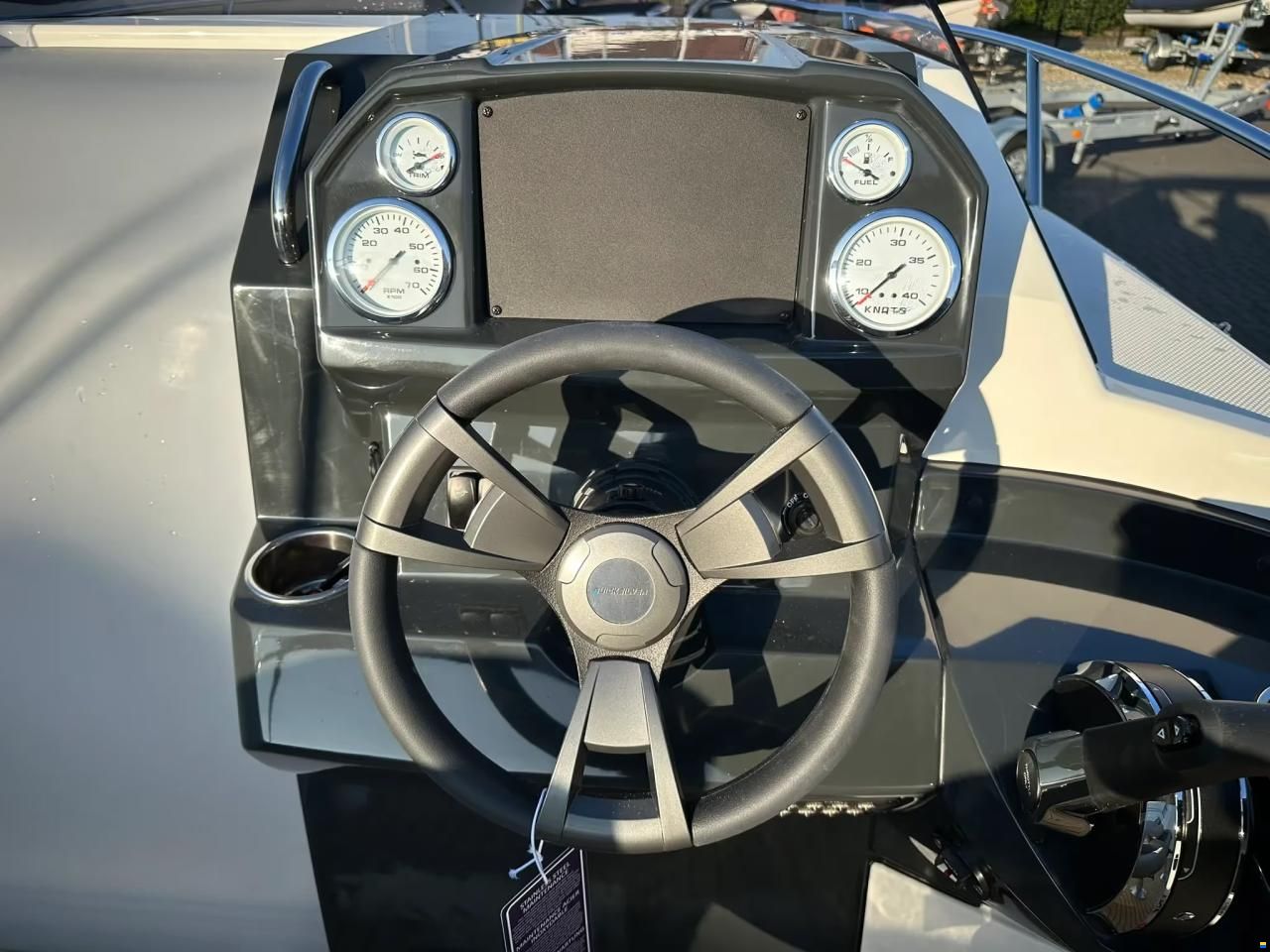 Quicksilver 555 Cabin