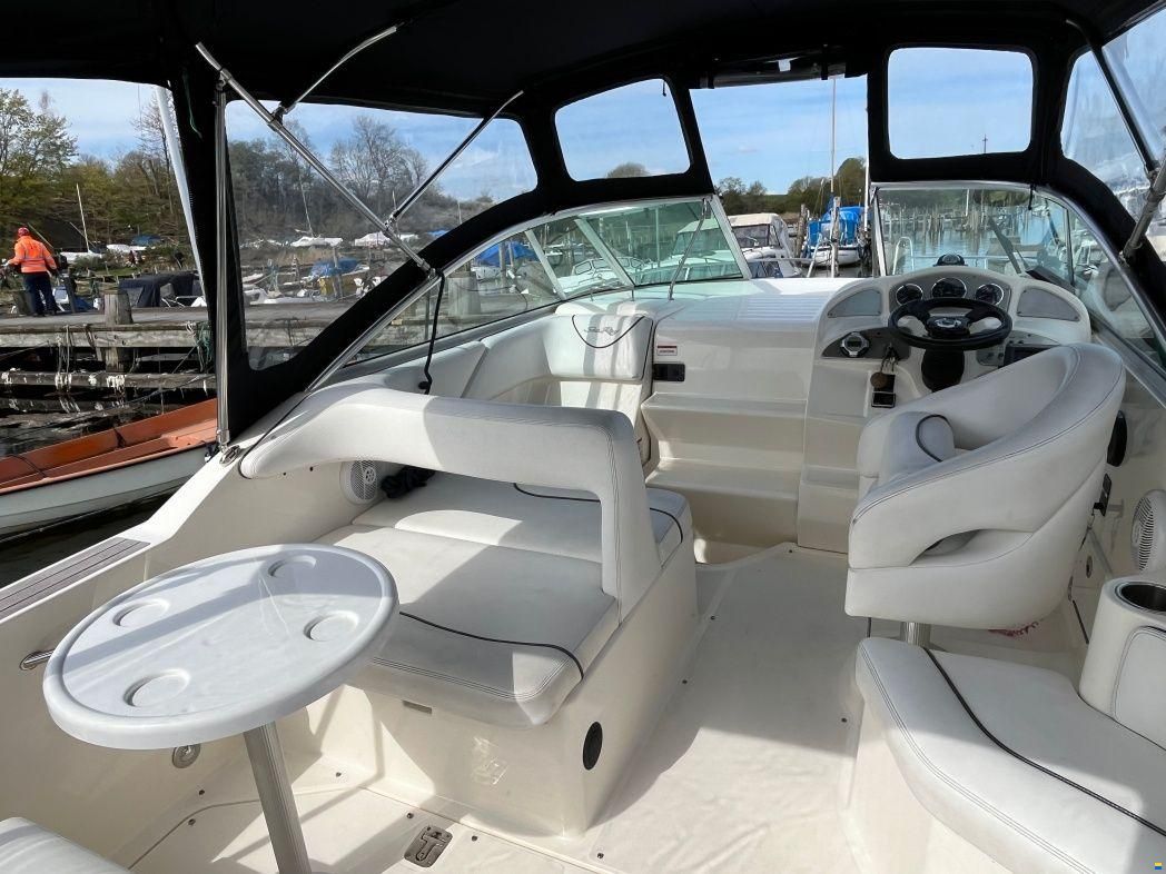 Sea-Ray 255 Sundanser ( Ligger i Roskild