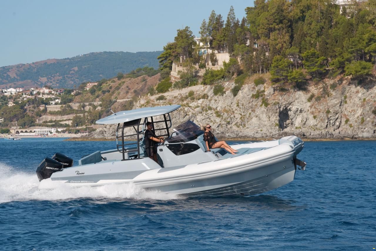 Ranieri Cayman 33.0 Executive