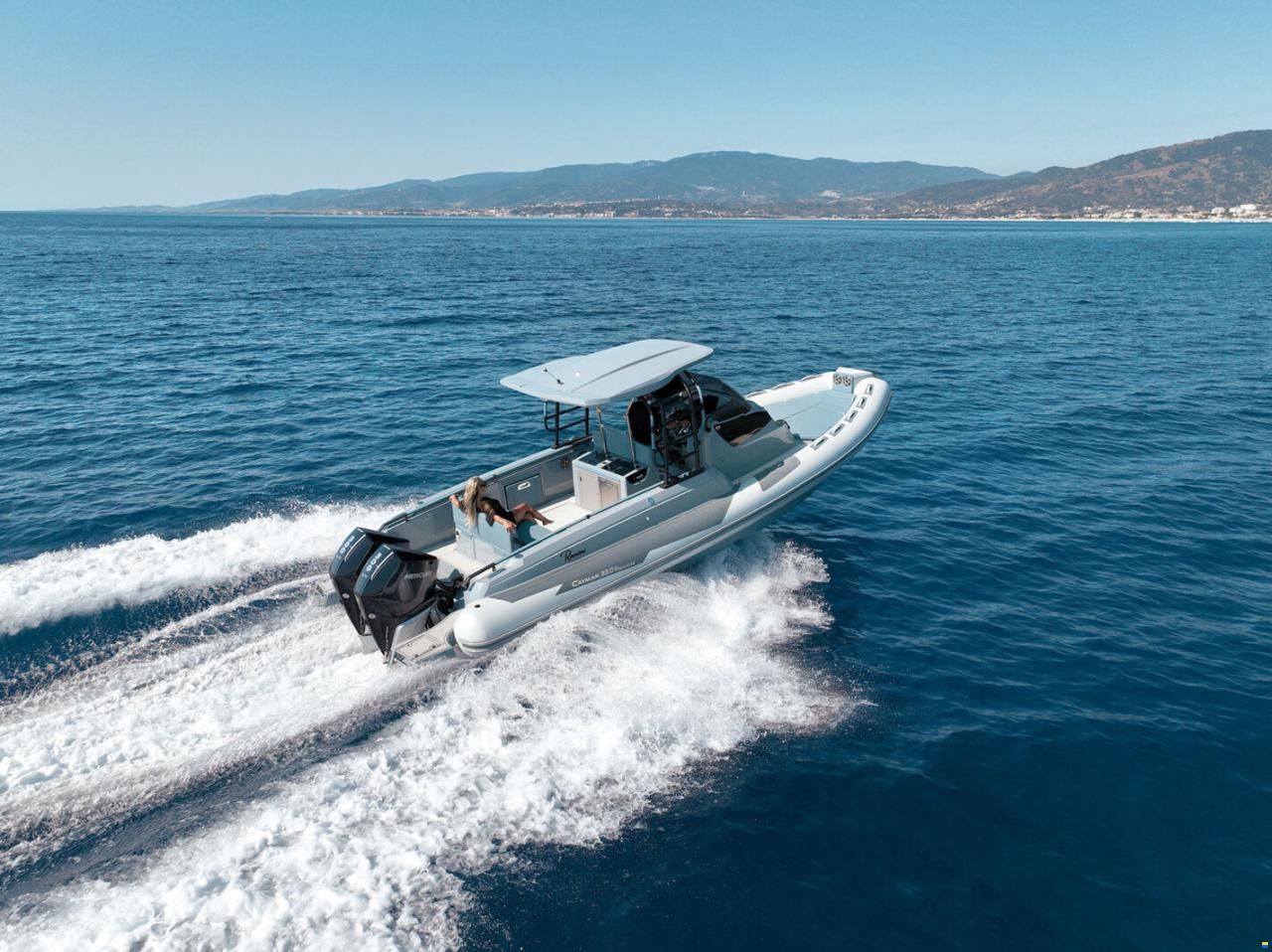 Ranieri Cayman 33.0 Executive