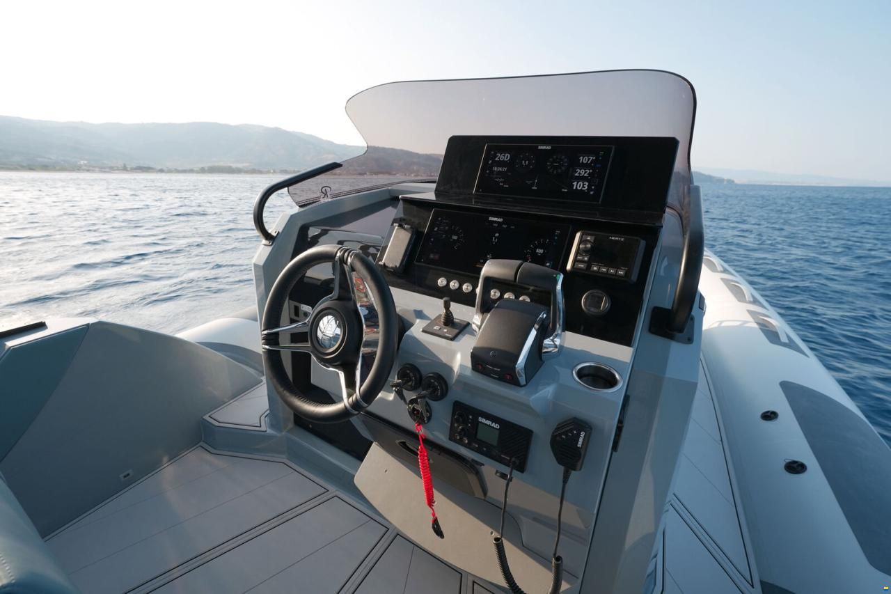 Ranieri Cayman 33.0 Executive