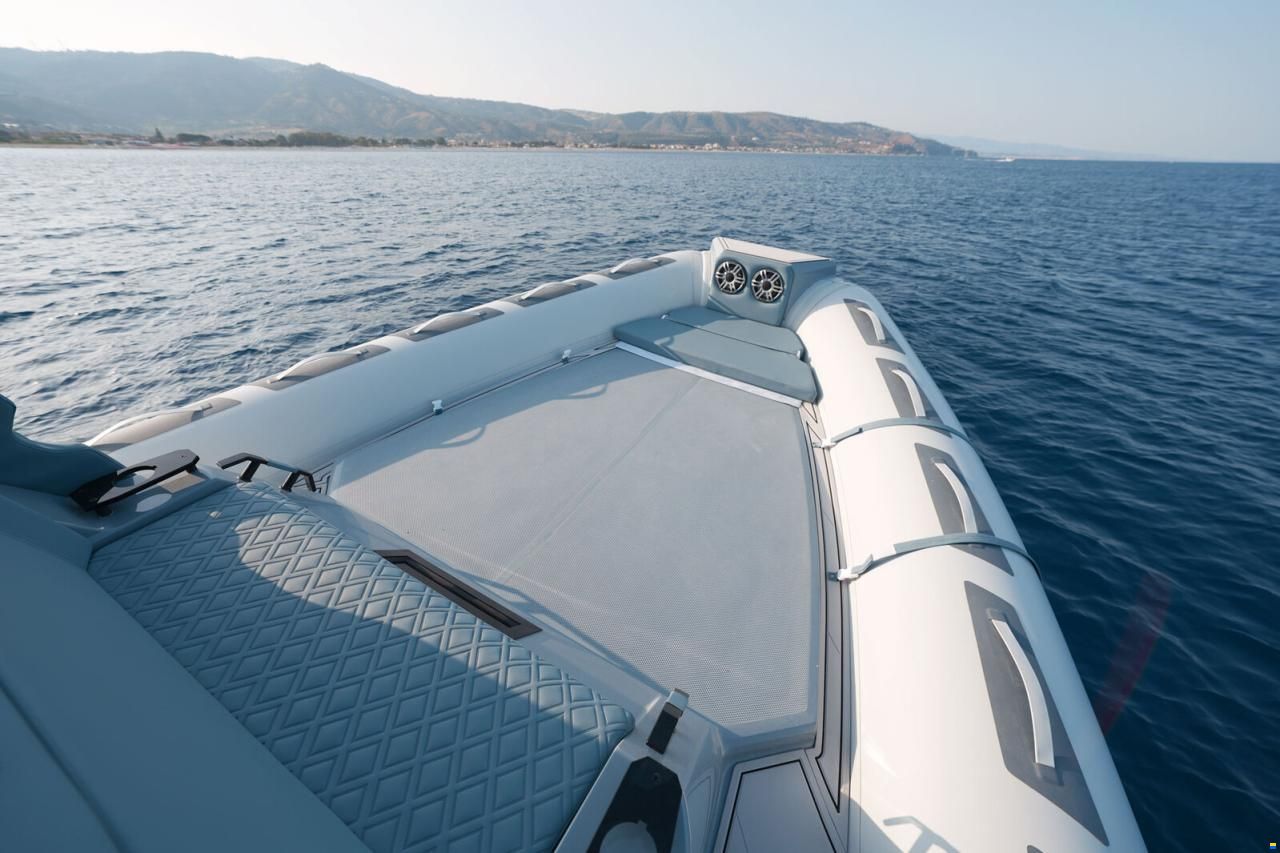Ranieri Cayman 33.0 Executive