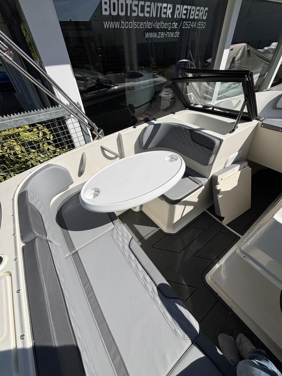 Bayliner M17 Element