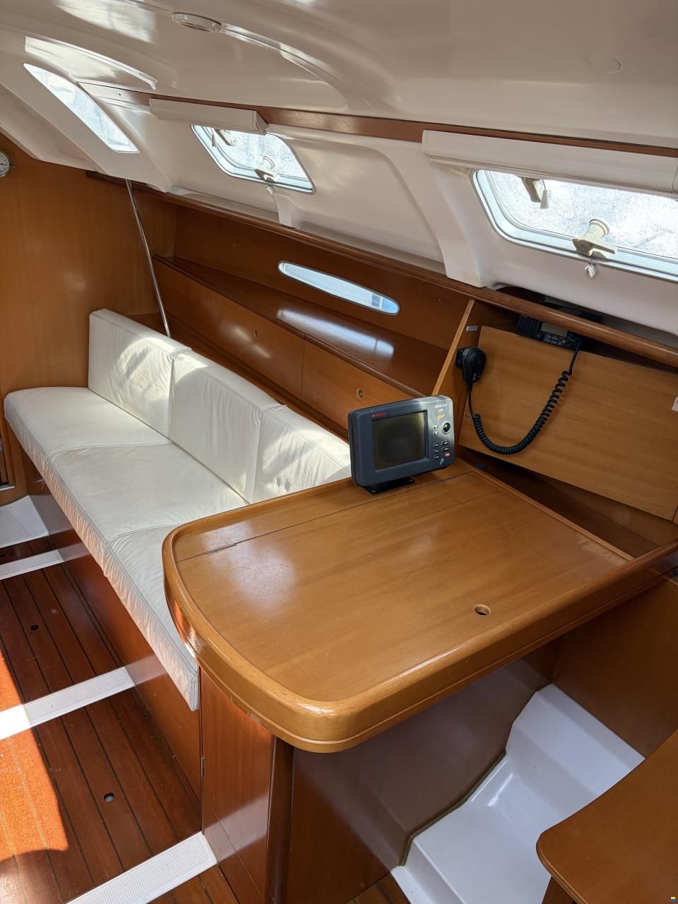 Beneteau First 33.7