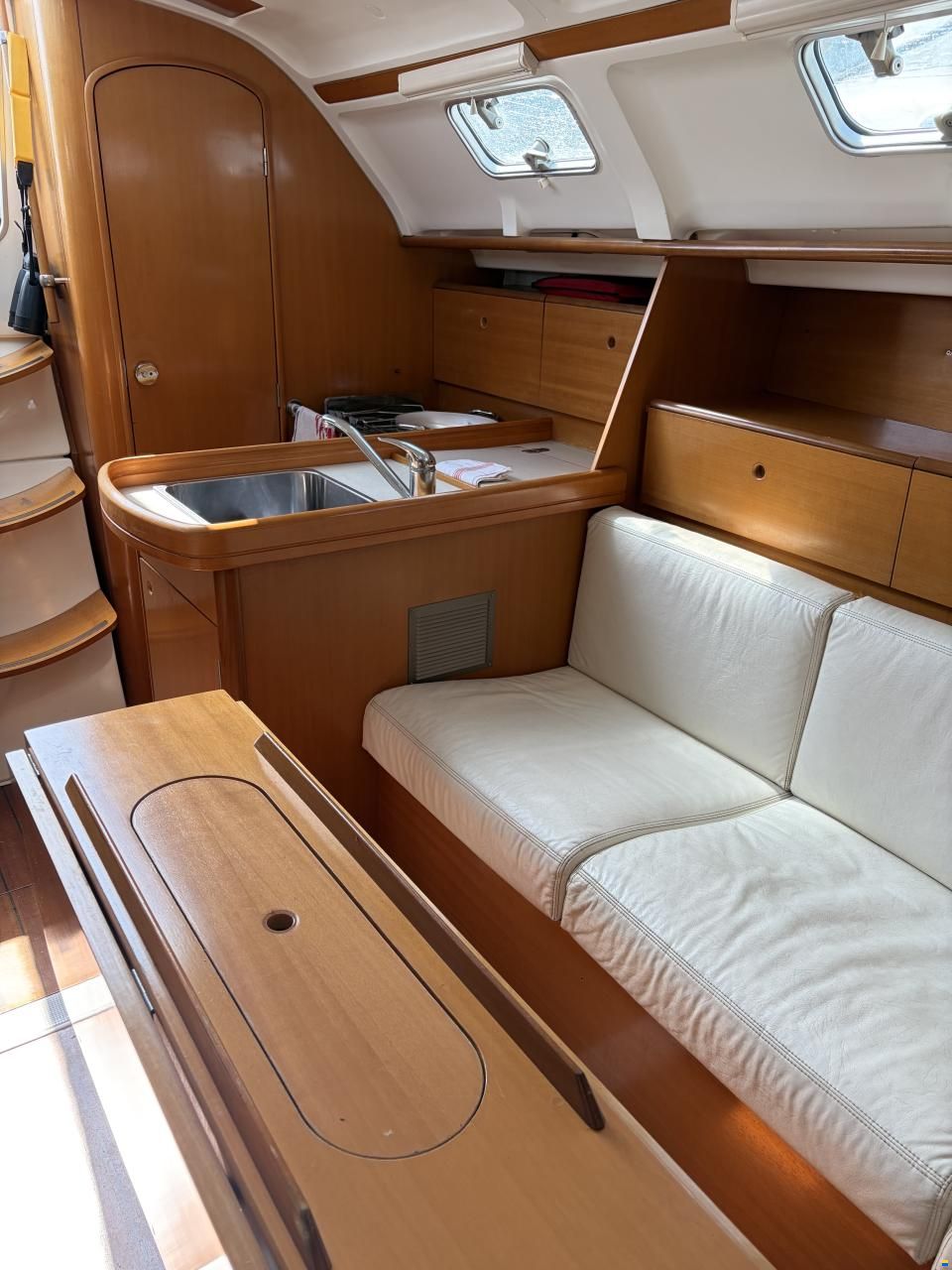 Beneteau First 33.7