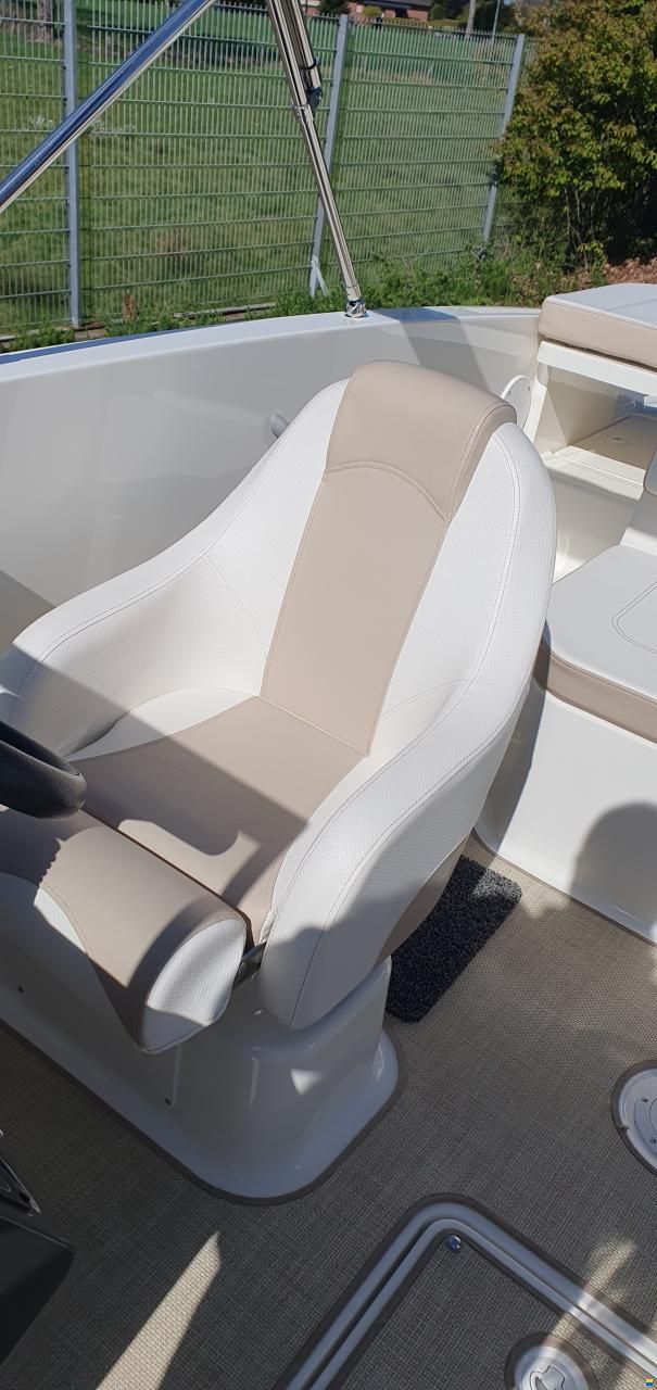 Bayliner VR5