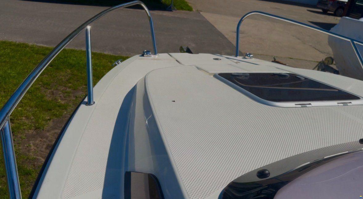 Quicksilver ACTIV 555 CABIN
