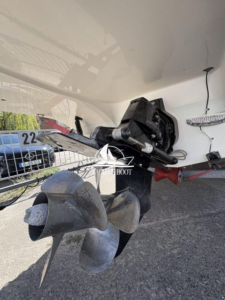 Rinker 246 Captiva CC