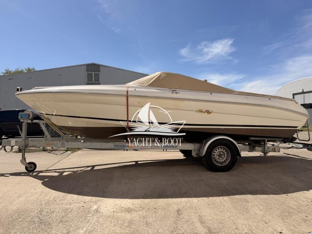 Sea Ray CB 200 Signature