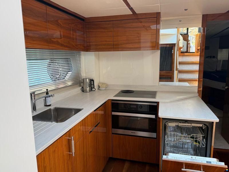 Sunseeker Predator 55 EVO