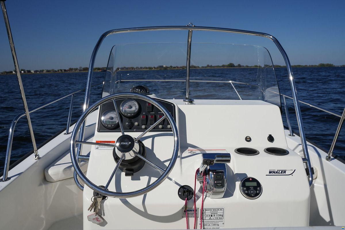 Boston Whaler 190 Montauk