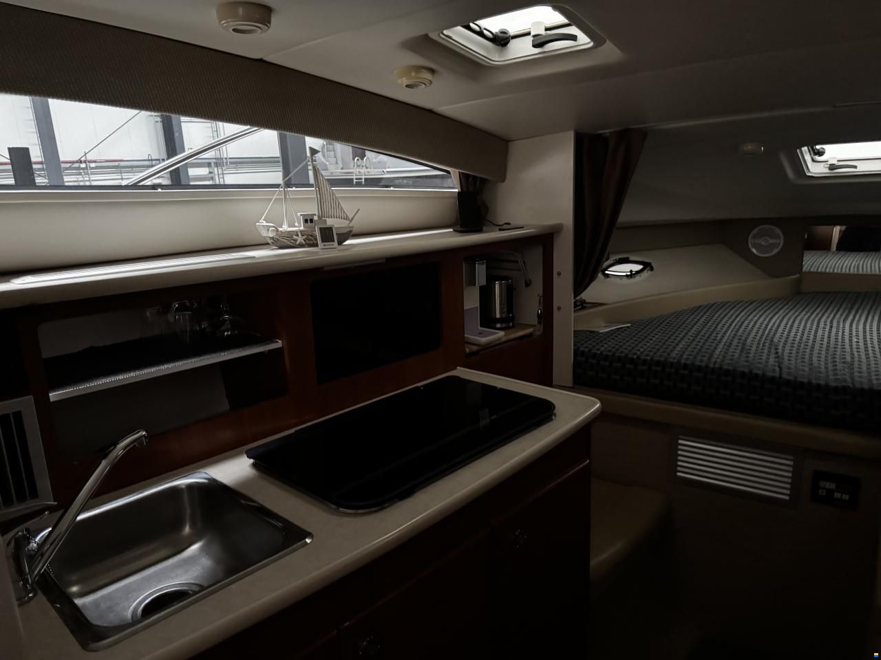 Bayliner 285