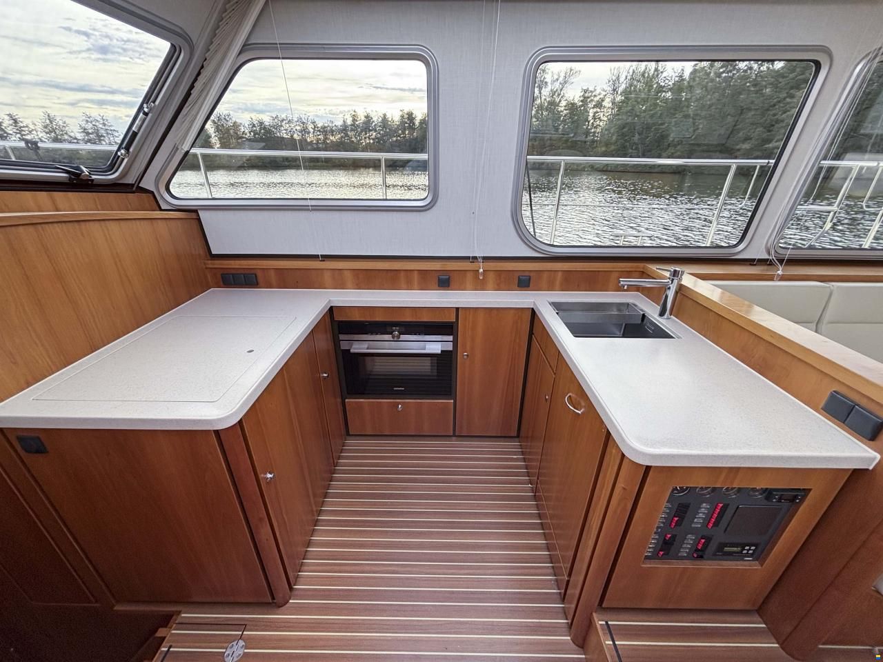 Linssen Grand Sturdy 43.9 Sedan Twin