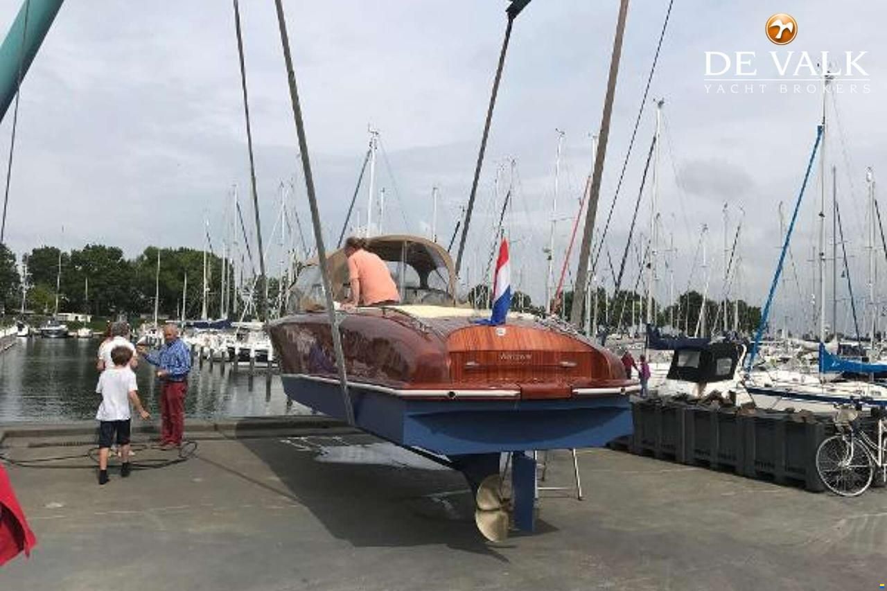 Custom Built GRP Daycruiser 9M