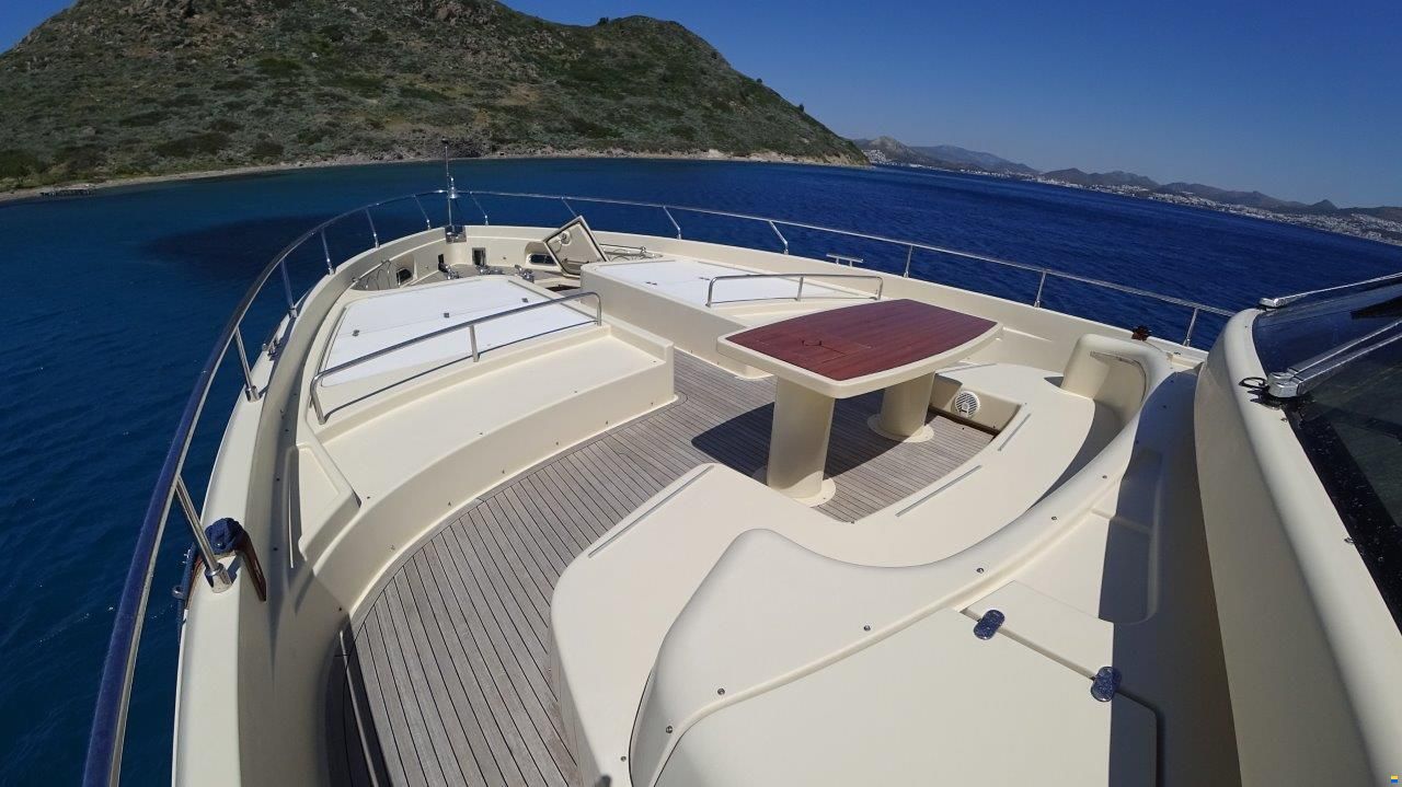 Ferretti ALTURA 840