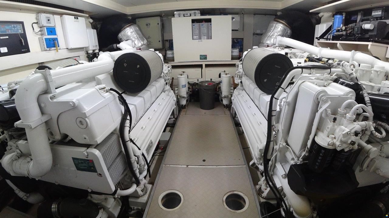 Ferretti ALTURA 840