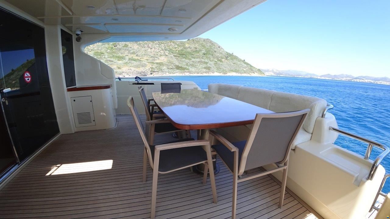 Ferretti ALTURA 840