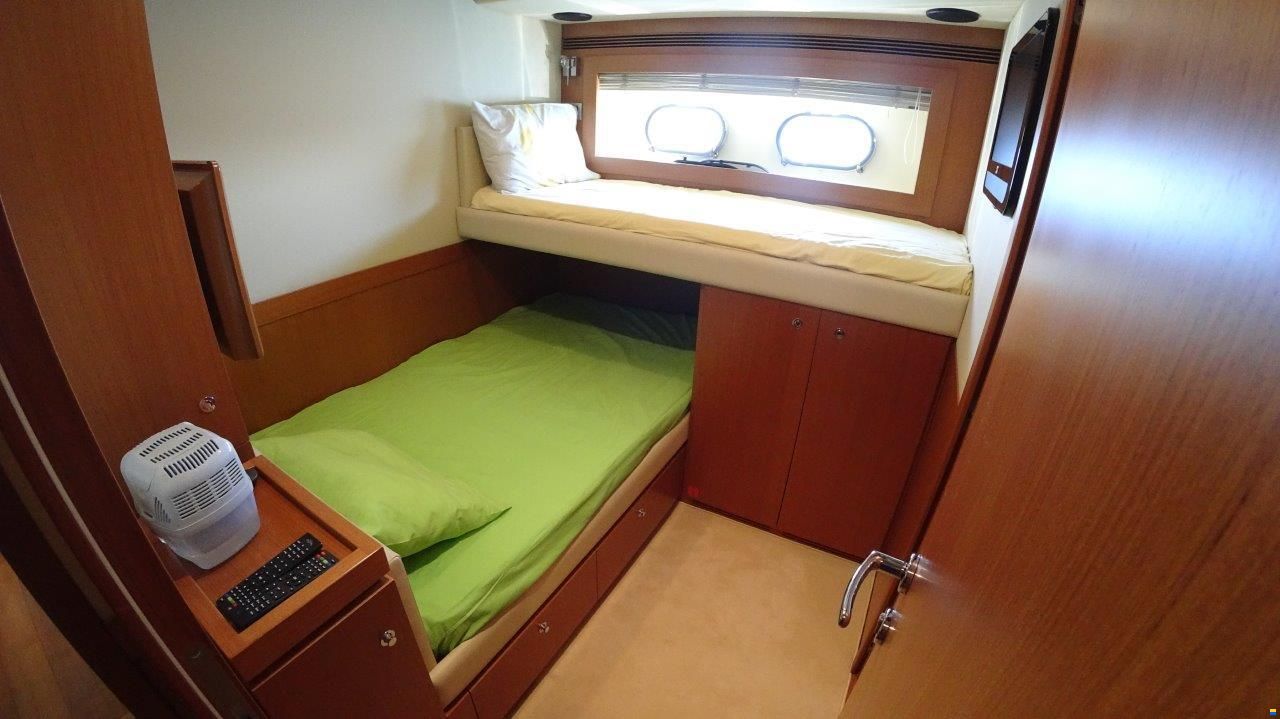 Ferretti ALTURA 840