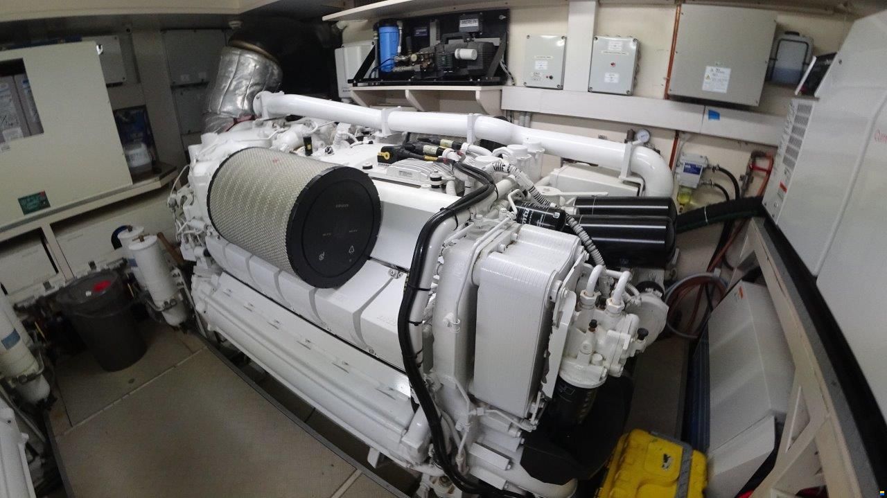 Ferretti ALTURA 840