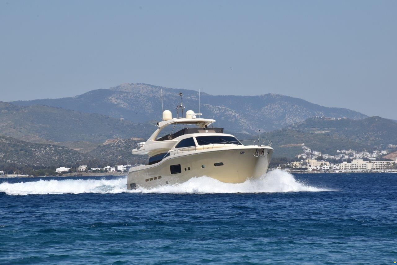 Ferretti ALTURA 840